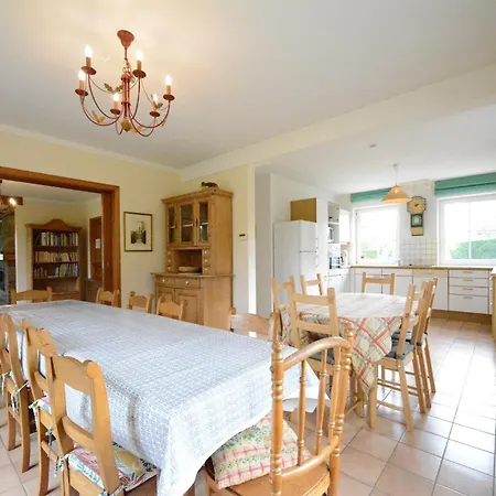 ヴィラ Spacious Near Lesse Daverdisse