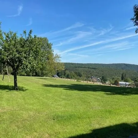 Spacious Villa Near Lesse Villa