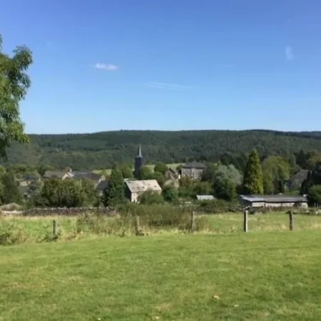 Spacious Near Lesse *