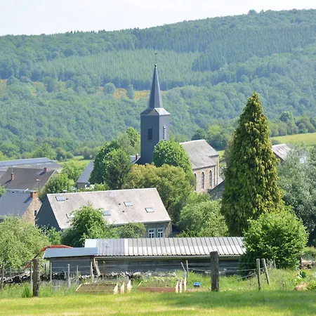 Spacious Villa Near Lesse Villa