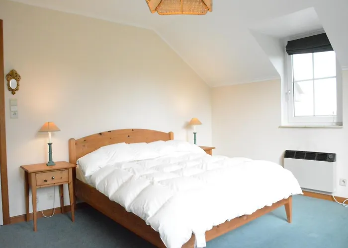 Spacious Villa Near Lesse Daverdisse